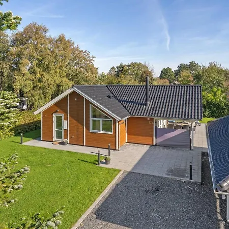 Holiday home Hellena - 90m From The Sea In Se Jutland By Interhome Skovmose