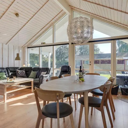 Holiday home Hellena - 90m From The Sea In Se Jutland By Interhome