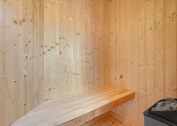 Hellena - 90m From The Sea By Interhome